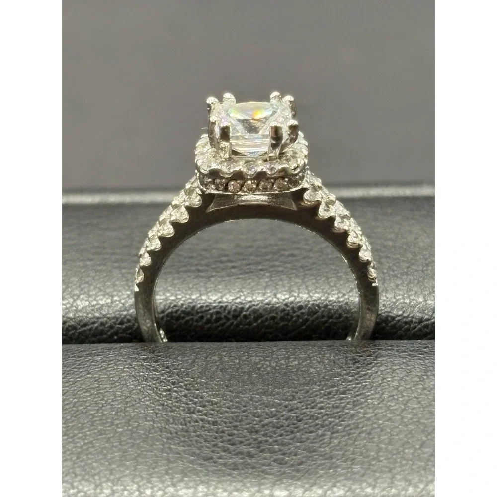 EUC Sterling Silver Cubic Zirconia Halo Ring Size 6 925 H3